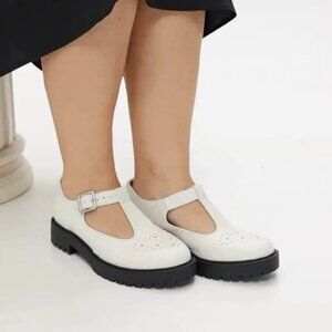 10 Wydr Gwen T-Strap Lug Mary Jane Wide Fit Off-White NIB